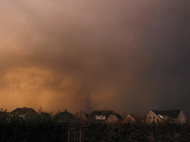 Hagelbui op komst rond 0845 uur